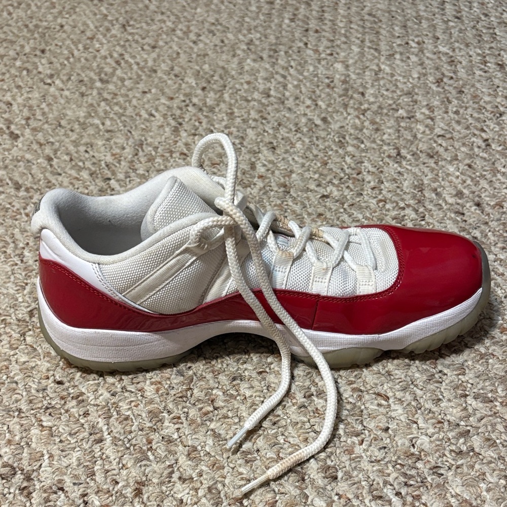 Jordan Cherry 11s Low top - Picture 3 of 6